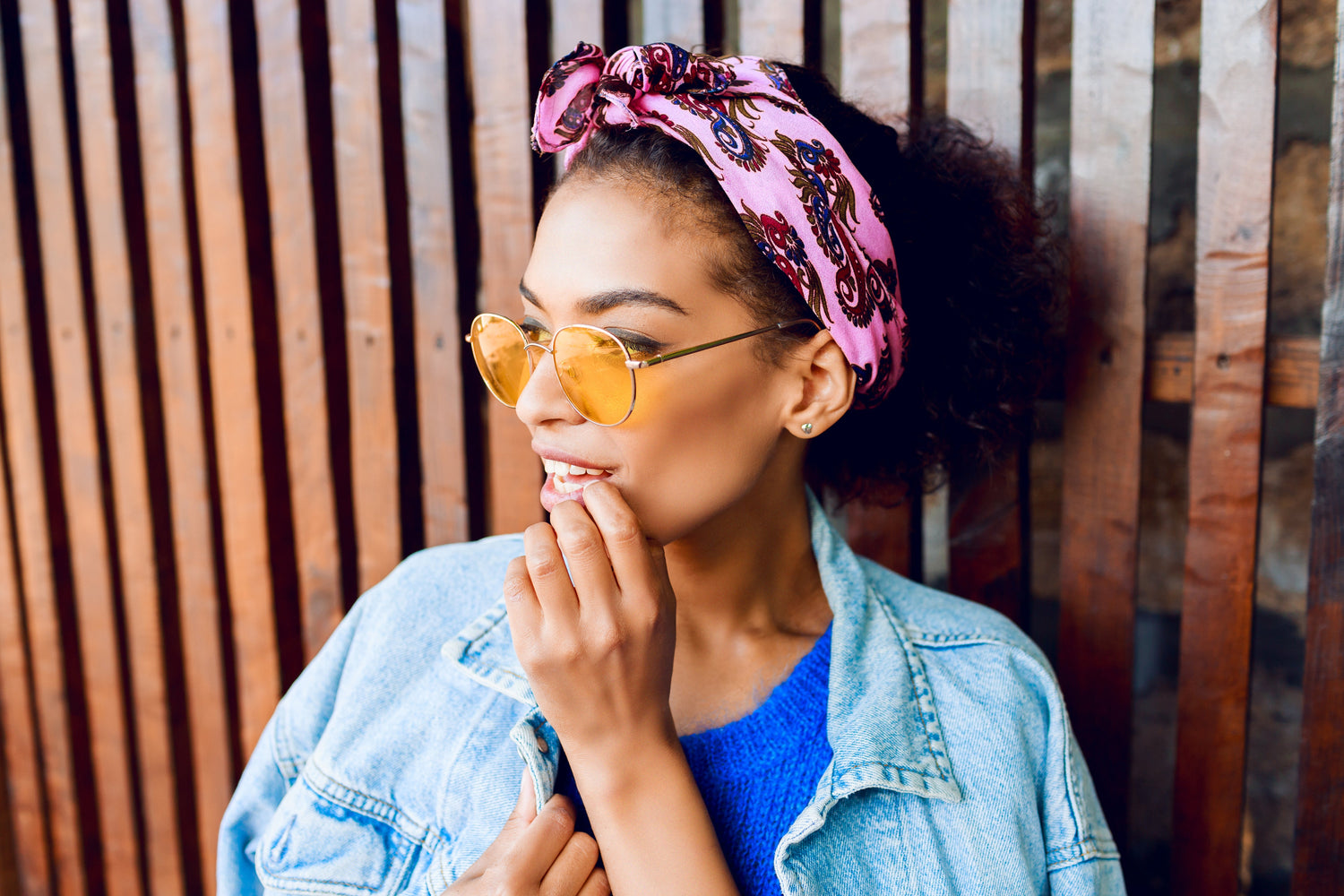 Bandanas Femme – L’Accessoire Chic et Polyvalent pour Sublimer Votre Style