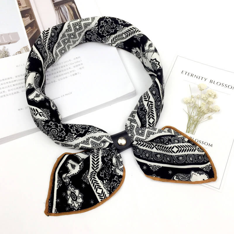 Bandana Dalia: Votre Accessoire de Mode Essentiel