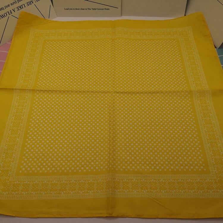 Bandana Cavalier Jaune - Élégance et Style