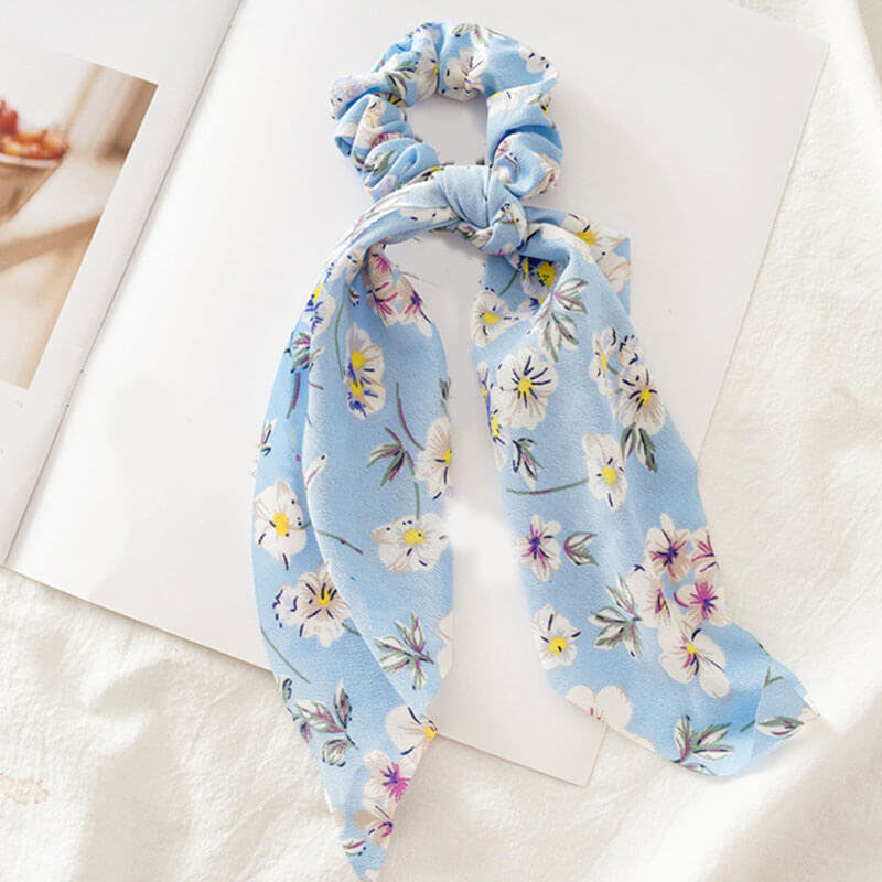 Chouchou Foulard Charlotte - L'accessoire incontournable de Charlotte.