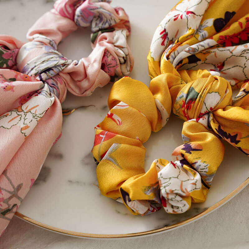 Chouchou Foulard Jaune - Élégance Assurée